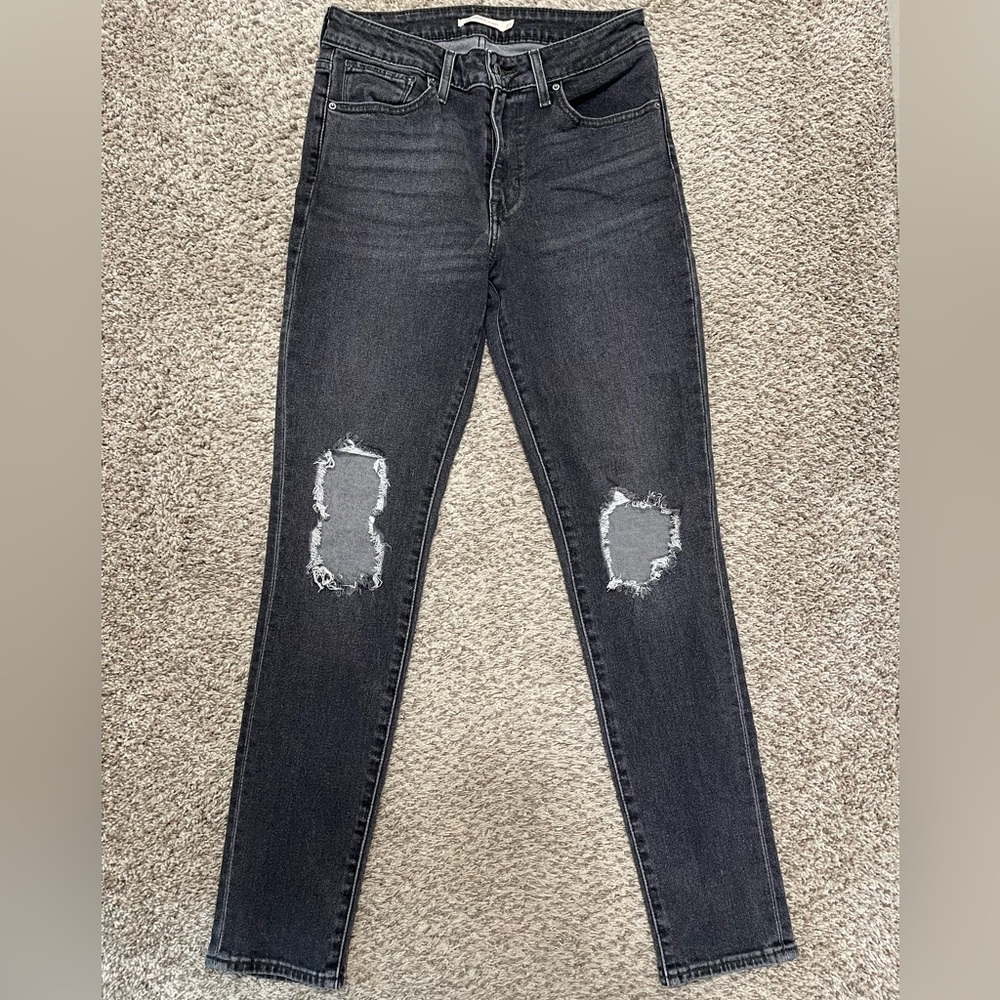 Black Levi’s 721 high rise skinny